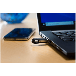 SanDisk iXpand Flash Drive Go 64GB Lightning, USB 3.0 (Type-A) Flash Drive (Auto Back-Up, SDIX60N-064G-GN6NN, Black) SanDisk iXpand Flash Drive Go 64GB Lightning, USB 3.0 (Type-A) Flash Drive (Auto Back-Up, SDIX60N-064G-GN6NN, Black)_9