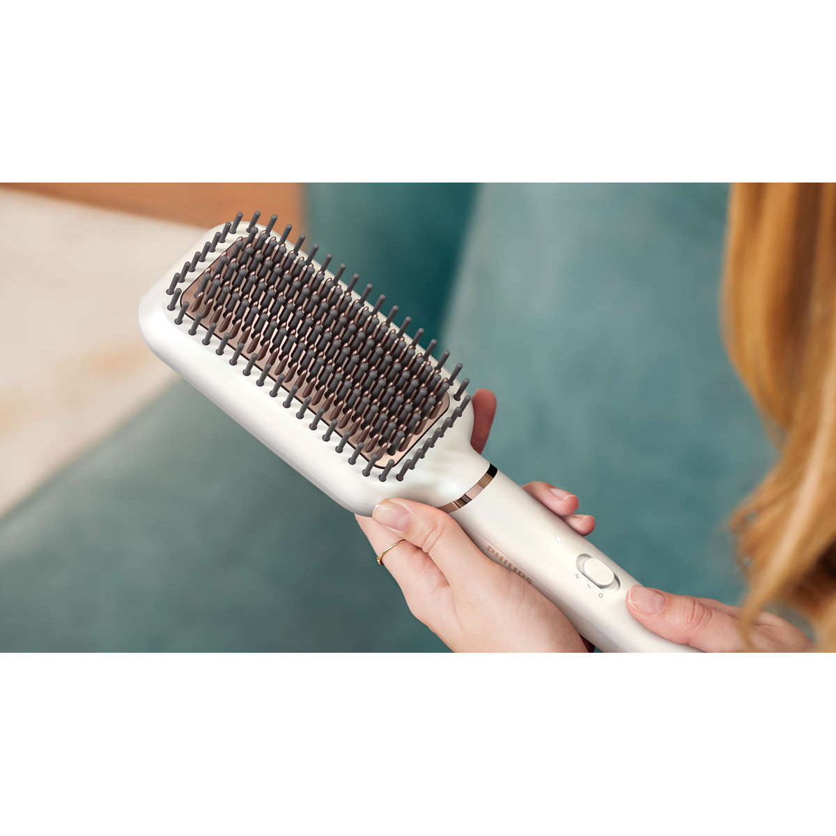 Philips launches a smart fiveminute hair straightening brush