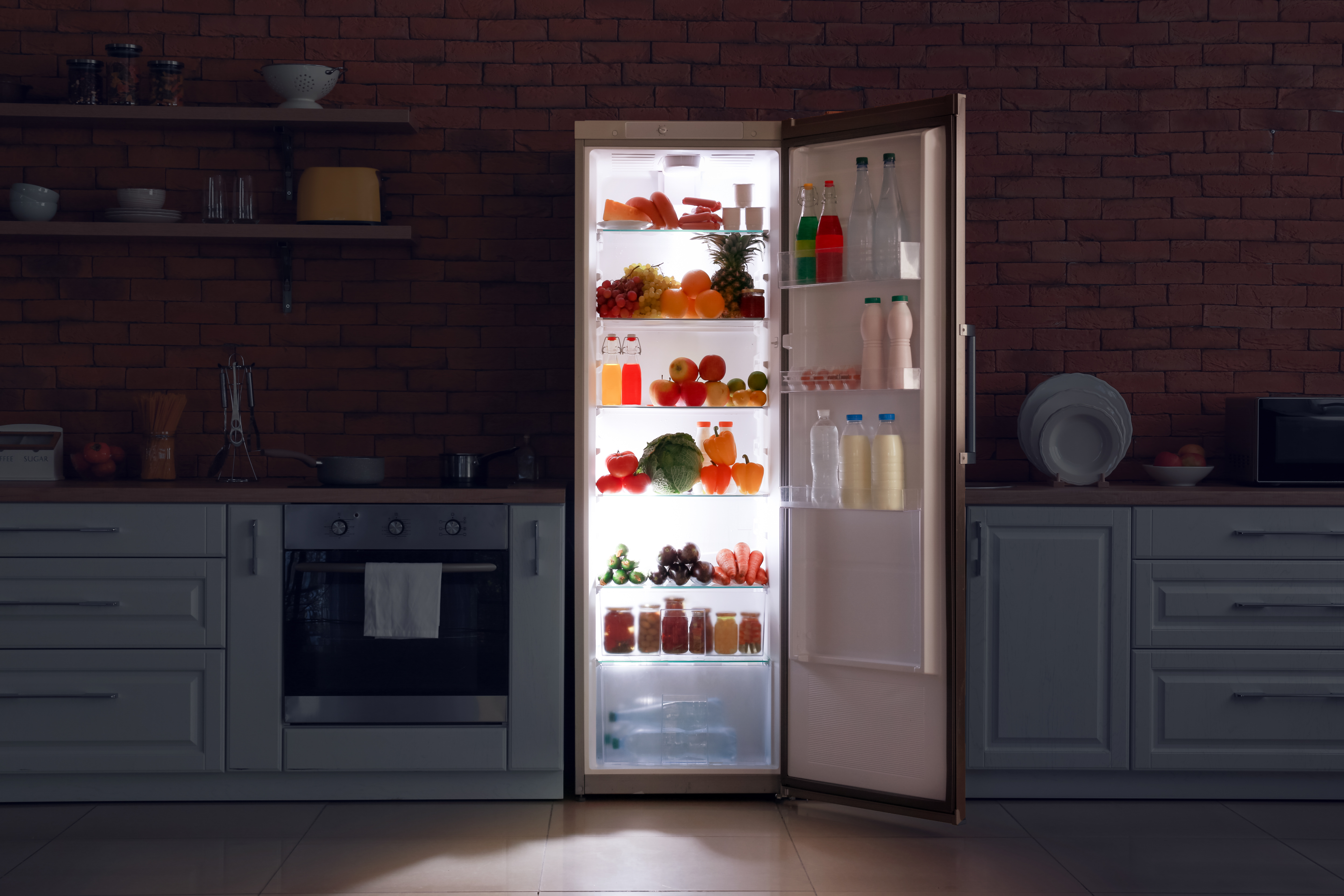  Should the refrigerator be turned off at night 