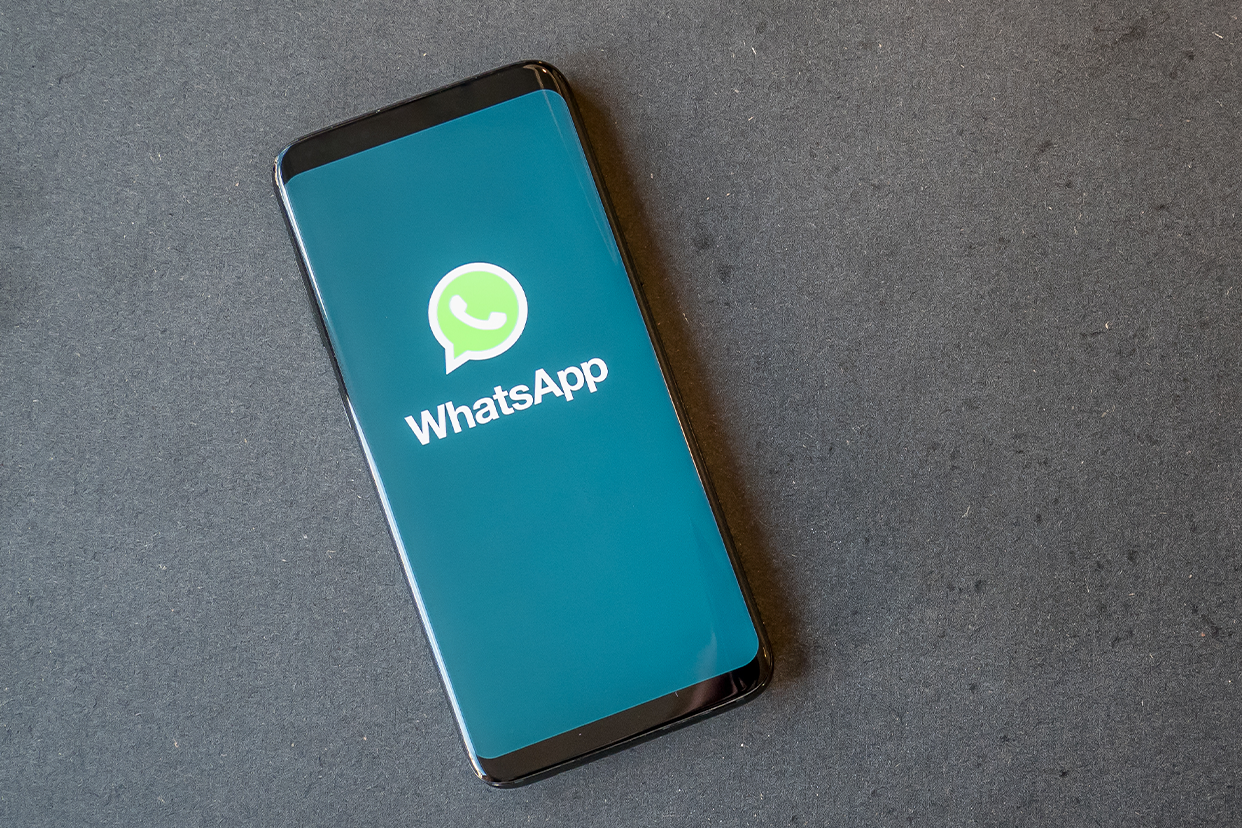 disable automatic downloading of photos and videos from whatsapp