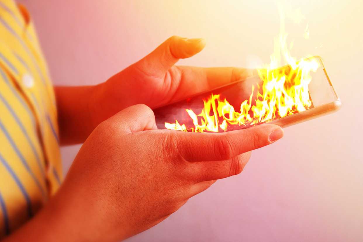 smartphone catching fire due to overheating 